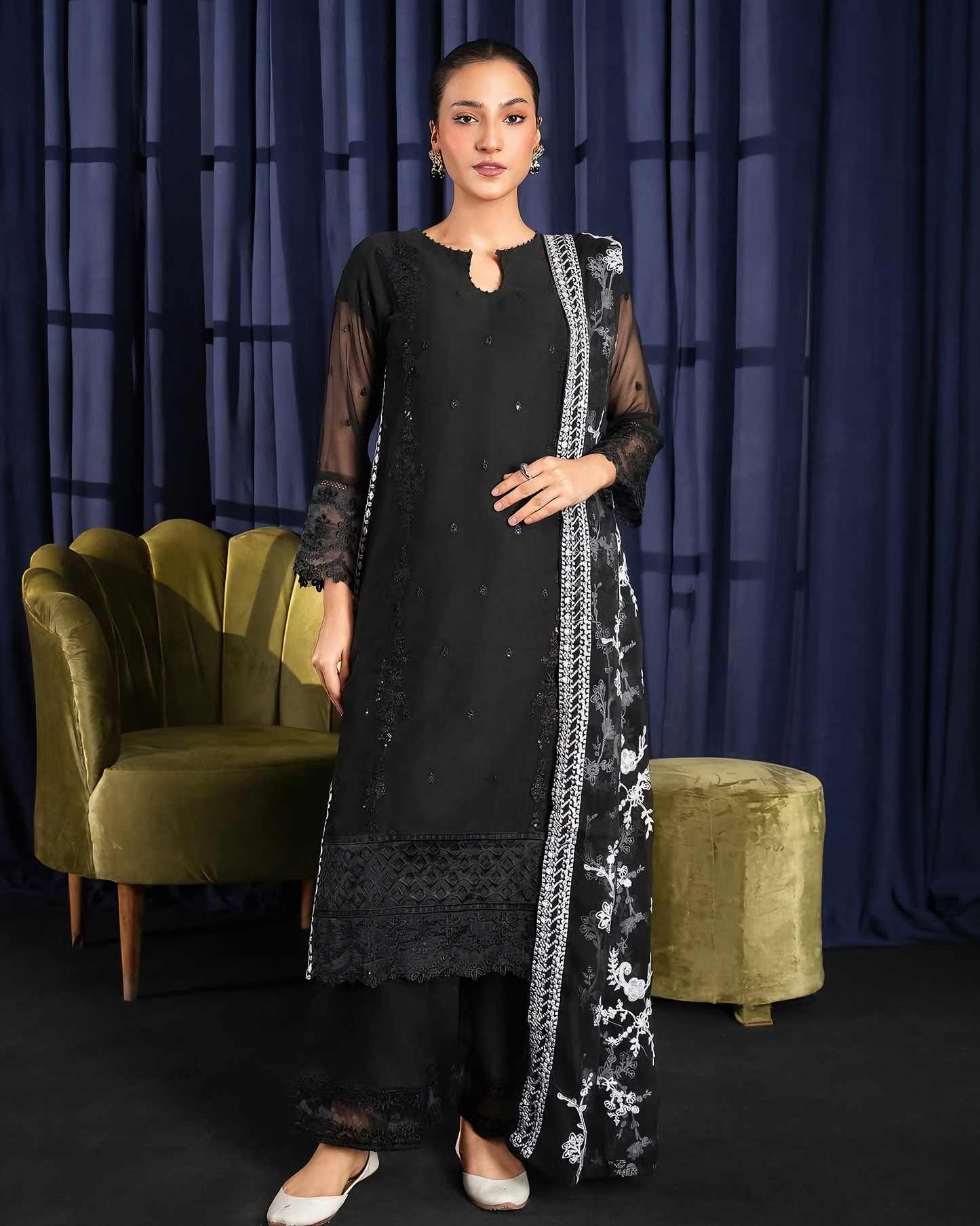 Noor-e-Siyah – Black Embroidered Chiffon Kurta Set