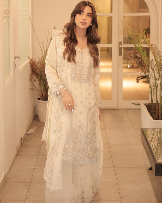 Elegant Noor – Embroidered Cream Chiffon Set